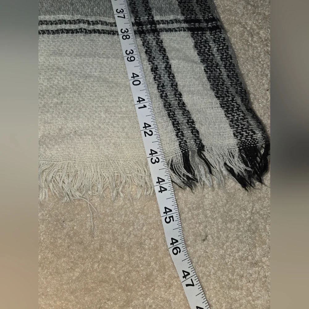 Plaid Fringed Scarf Shawl  in Black and Cream